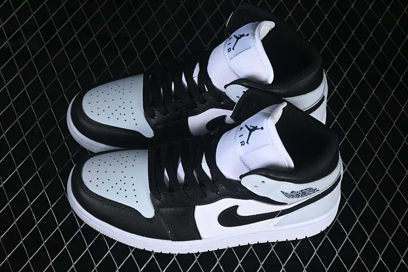All categories Air Jordan Jordan series basketball shoes Air Jordan 1 Mid G version pure original Air Jordan 1 Mid AJ1 Joe 1 black and white gray mid-top cultural casual sneakers DQ8426-002